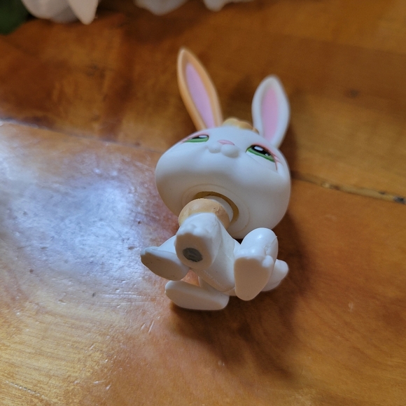 Littlest Pet Shop LPS #322 Bunny Rabbit White Tan Green Eyes 2006 - Picture 7 of 10